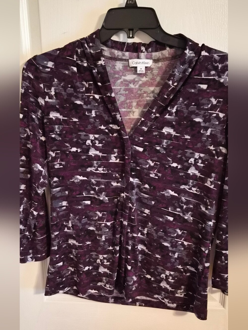 Calvin Klein Plum & White Abstract V-Neck Long Sleeve Top